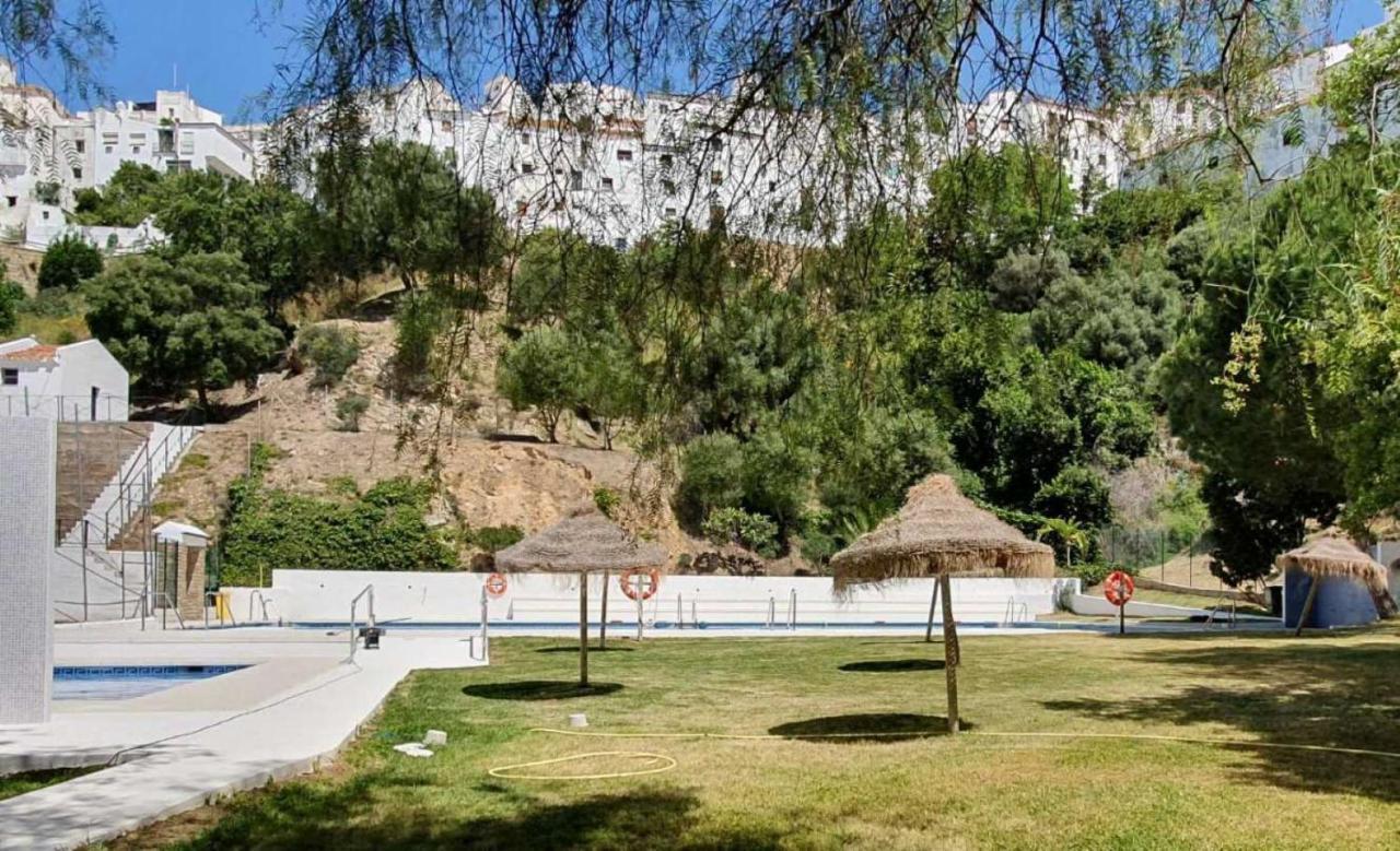 Stylish 3 Bed House 2 Bathrooms, With Patio, Roof Terrace And Communal Pool 5 Minutes Away From The Beautiful Spanish White Village Of Casares Pueblo And Only 20 Mins From The Sea Kültér fotó