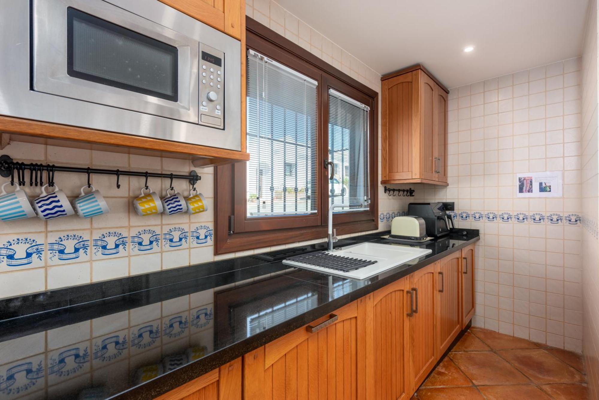 Stylish 3 Bed House 2 Bathrooms, With Patio, Roof Terrace And Communal Pool 5 Minutes Away From The Beautiful Spanish White Village Of Casares Pueblo And Only 20 Mins From The Sea Kültér fotó