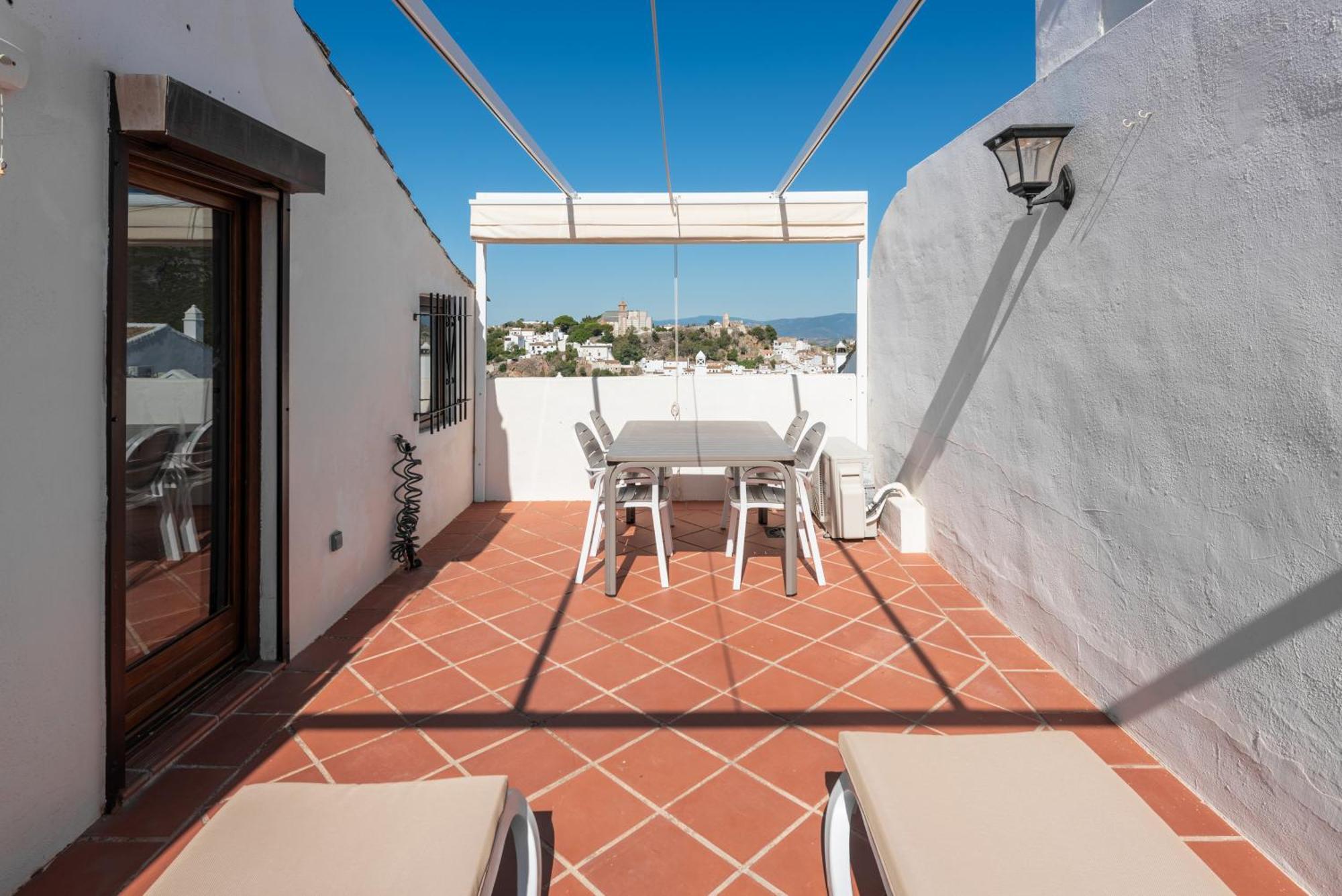 Stylish 3 Bed House 2 Bathrooms, With Patio, Roof Terrace And Communal Pool 5 Minutes Away From The Beautiful Spanish White Village Of Casares Pueblo And Only 20 Mins From The Sea Kültér fotó